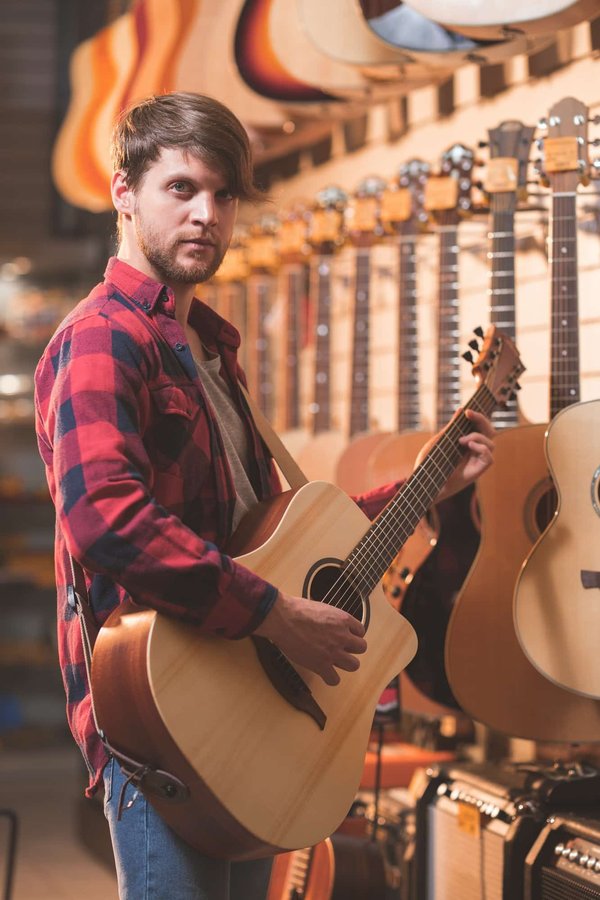 Quels sont les services offerts par un magasin de musique à Paris?