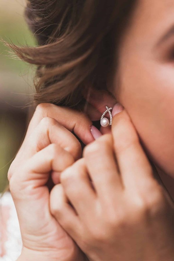 Quels sont les matériaux les plus populaires pour les boucles d'oreilles?